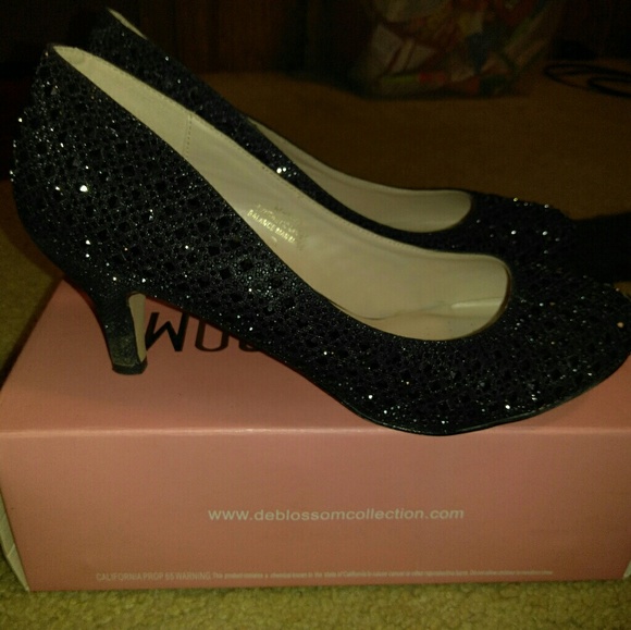 Heels - Picture 3 of 4